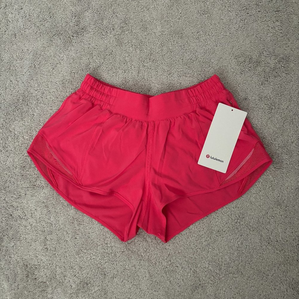 NWT Lululemon Hotty Hot Short 2.5" Size 6 Lip Gloss